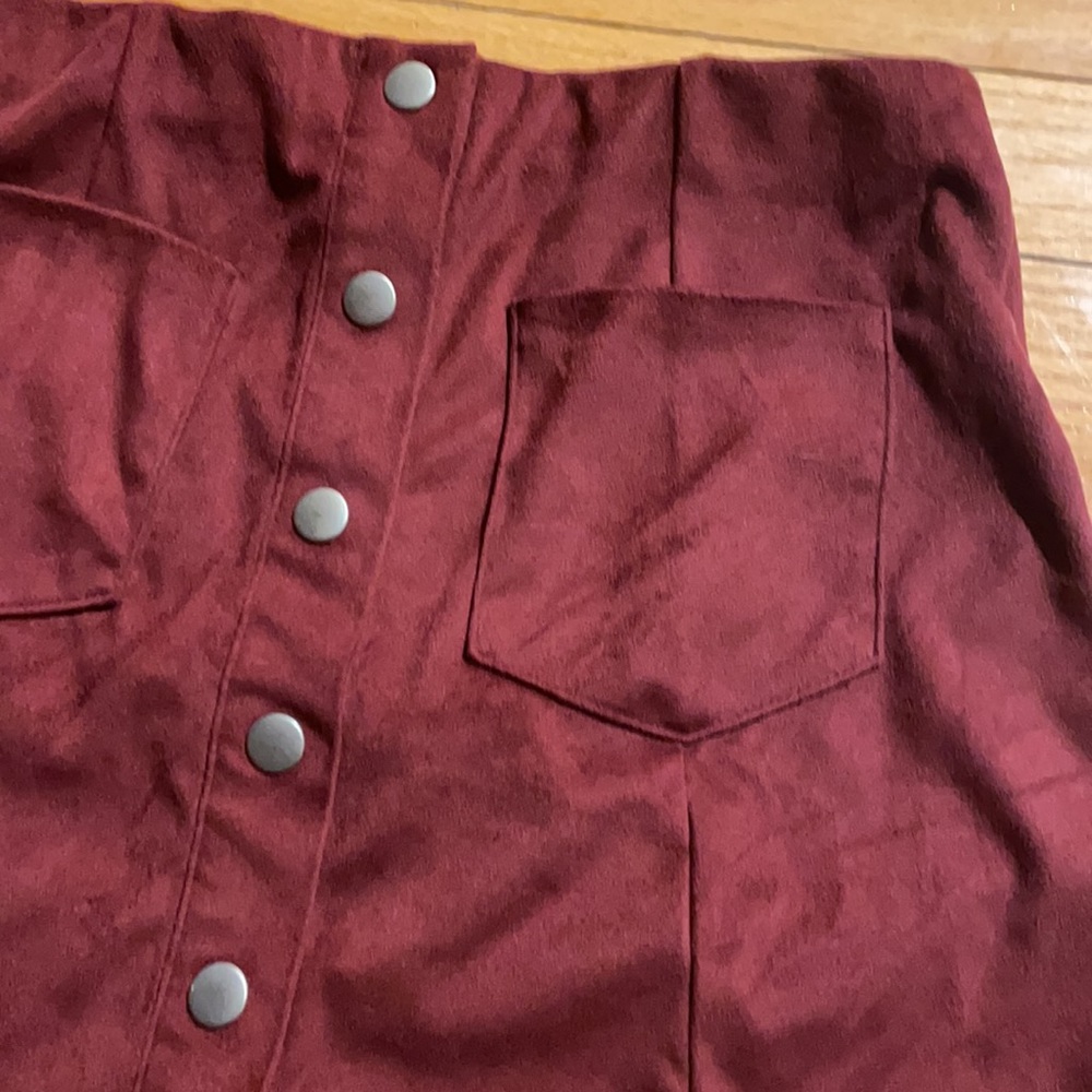 Skirt - Picture 2 of 6